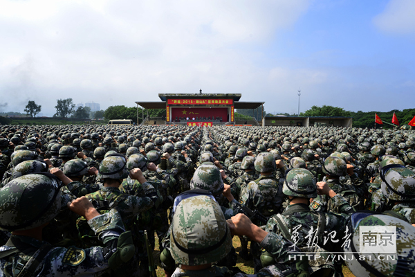 山中问答的创作背景是什么